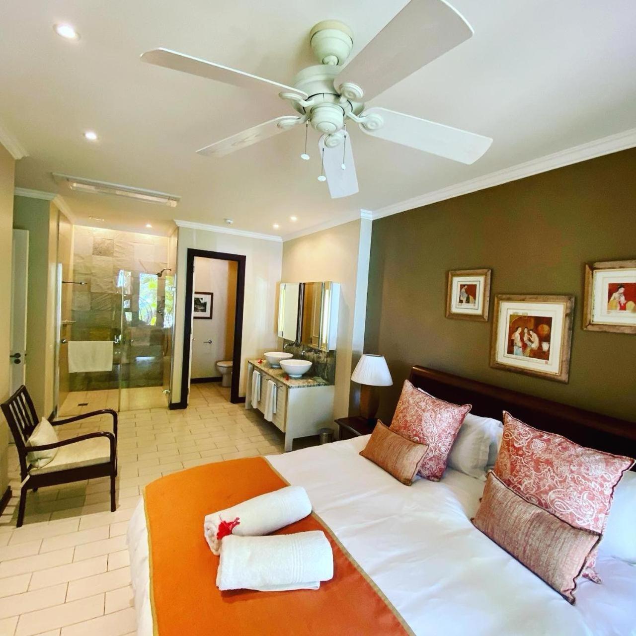 Luxury * Eden Island